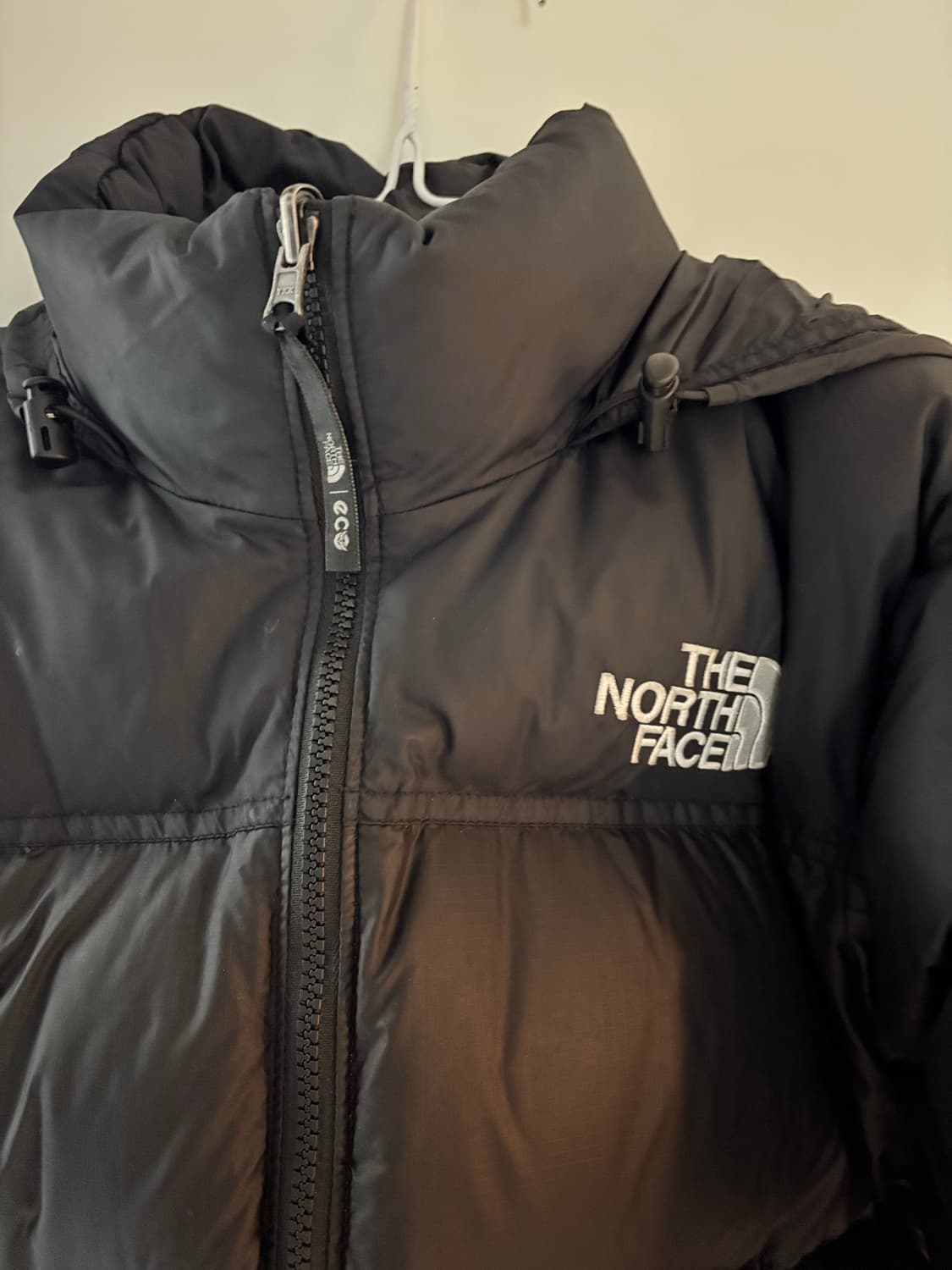 노스페이스 눕시 패딩 블랙 색상 M(90) 상품이미지3