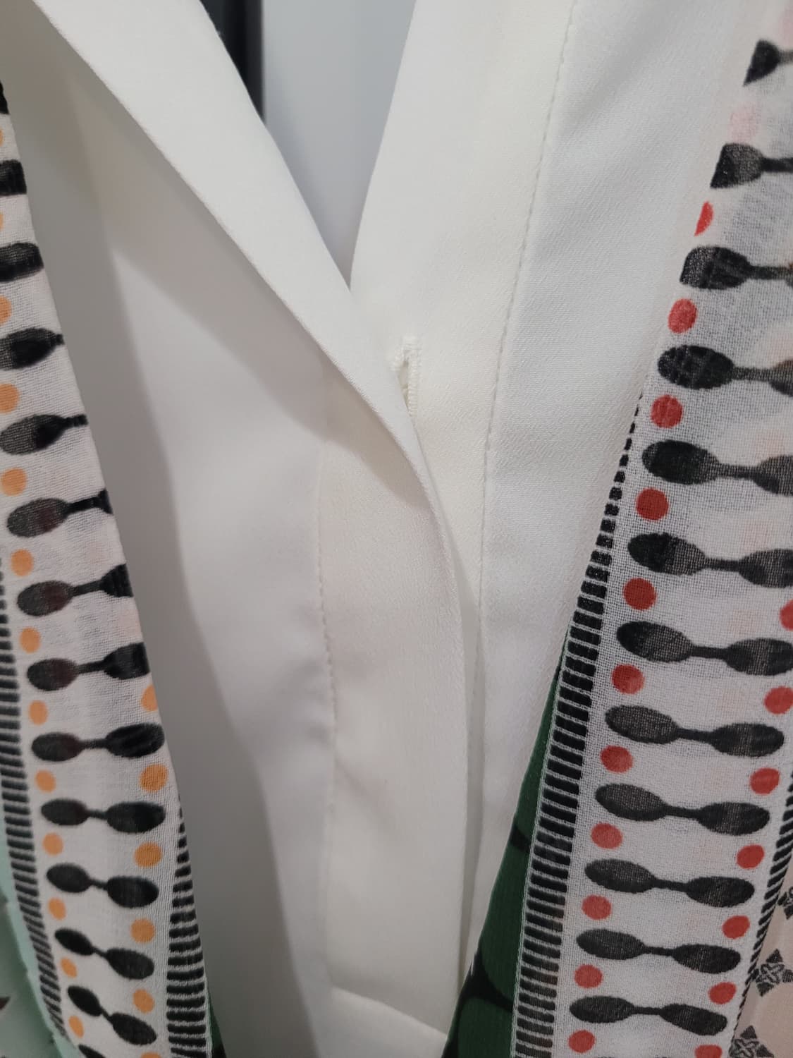 산드로 브이넥 패턴 슬리브리스 쉬폰 원피스 55 상품이미지7