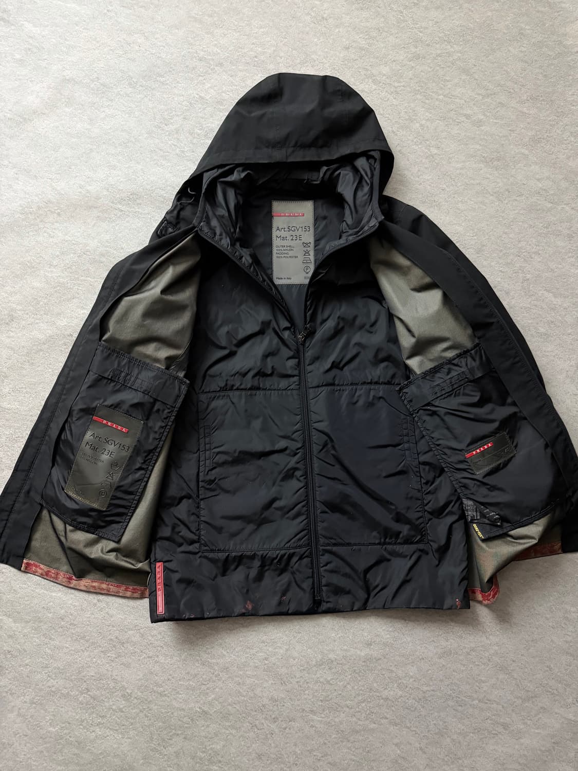 프라다스포츠 고어텍스 후드점퍼 상품이미지2