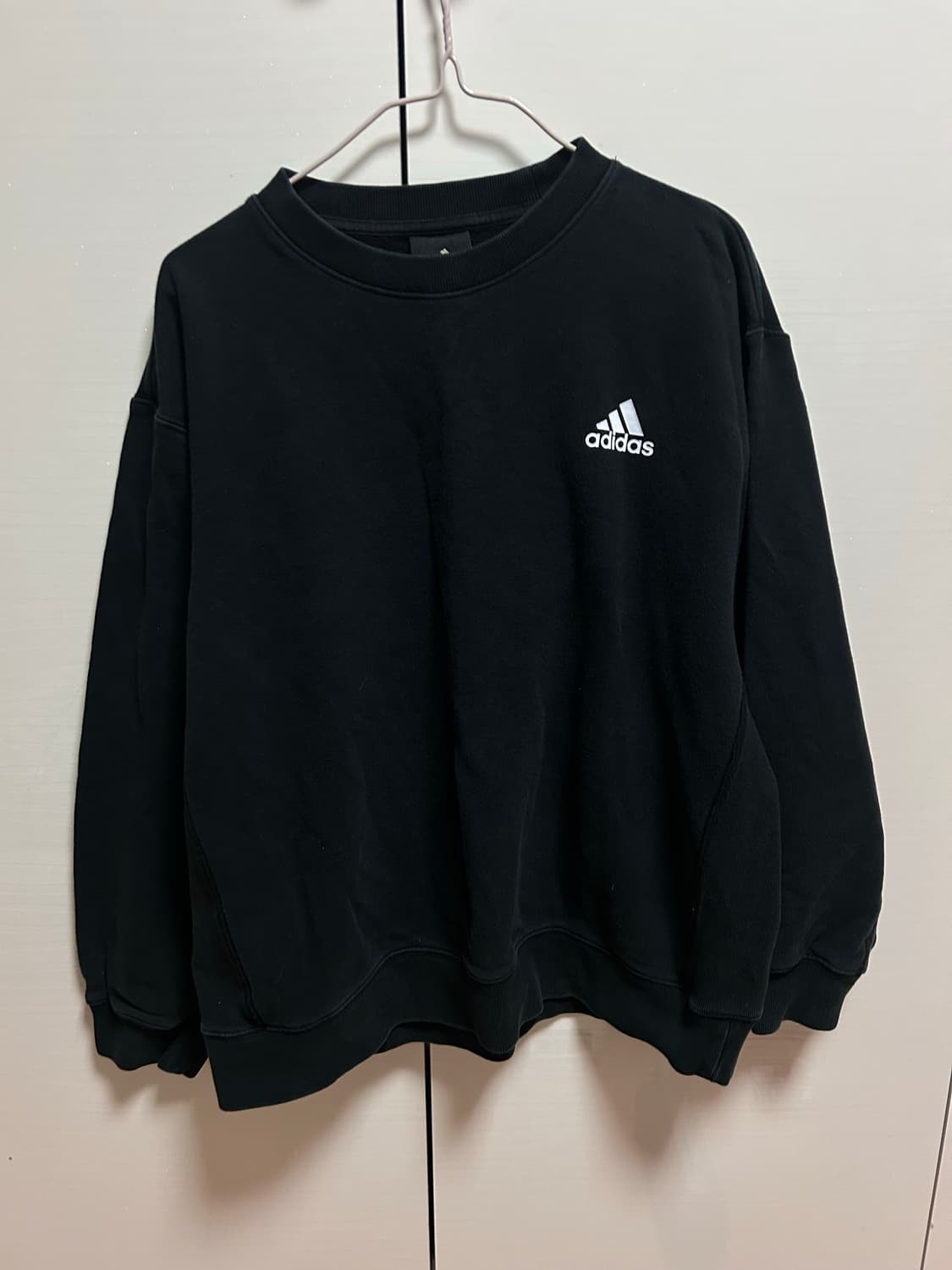 아디다스 검정 맨투맨 M 상품이미지1