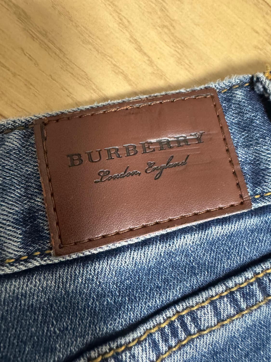 버버리 스트레치 로우라이즈 중청워싱 스키니 데님 27사이즈 상품이미지5