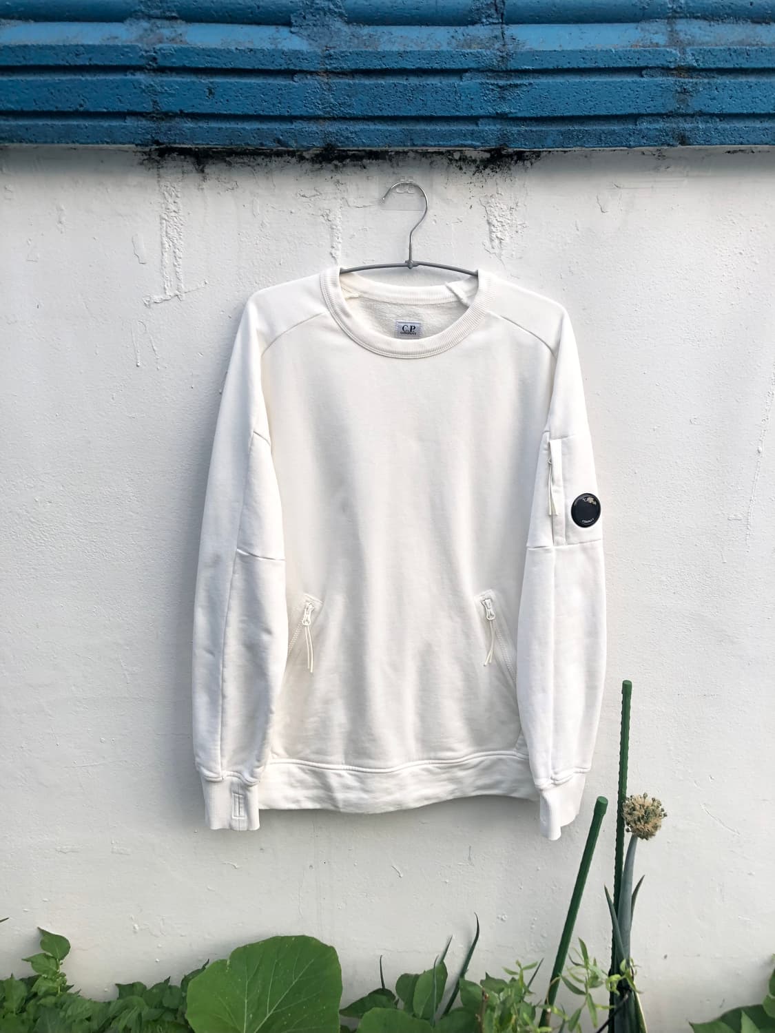 C.P. Company Lens Badge Sweatshirt 상품이미지1