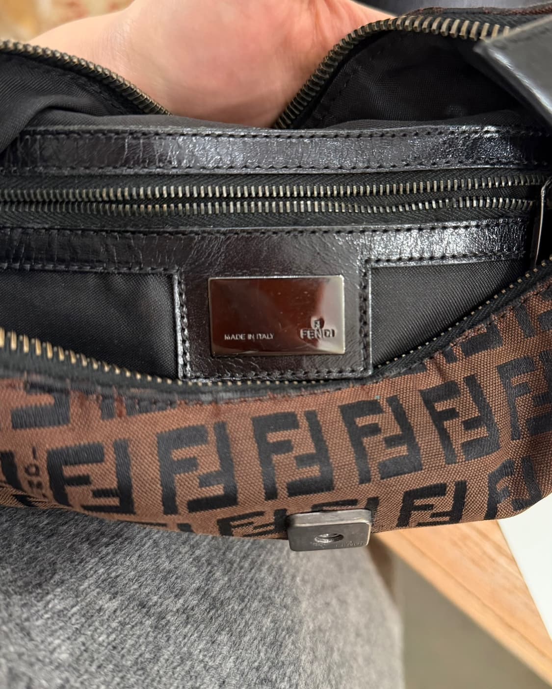 펜디 브라운 주키노 캔버스 숄더백 상품이미지9