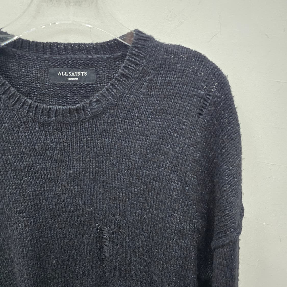 올세인츠 블랙 니트 데미지 스웨터 상품이미지3