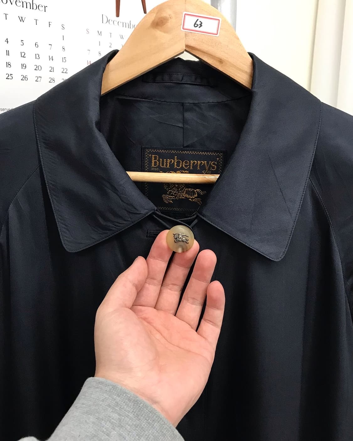 버버리 금장 로고 트렌치 코트 상품이미지7