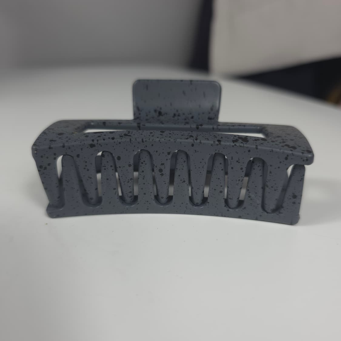 [새상품] 그레이 먹색 호피 무늬 사각 헤어집게핀 상품이미지5