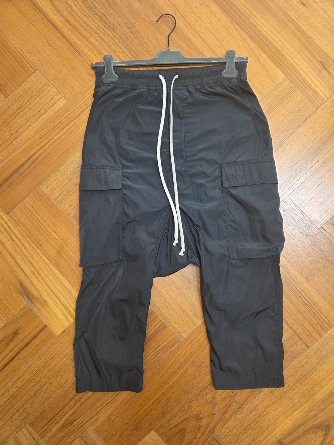 릭오웬스 블랙 드로스트링 카고 팬츠 상품이미지1