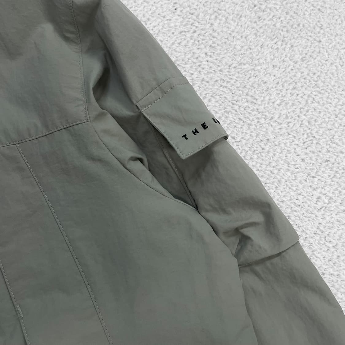 노스페이스 화이트라벨 맨톤 바람막이 자켓 카키 상품이미지3