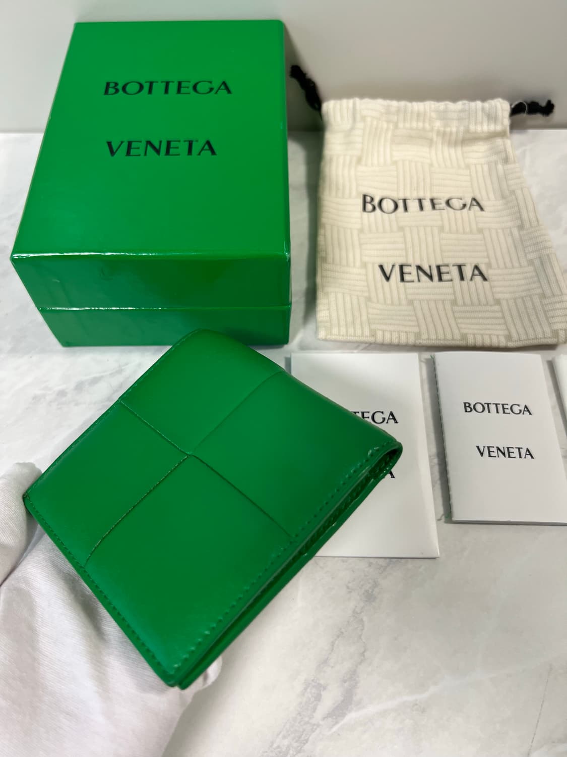 보테가베네타 슬림 폴더형 지갑 패러킷 상품이미지7