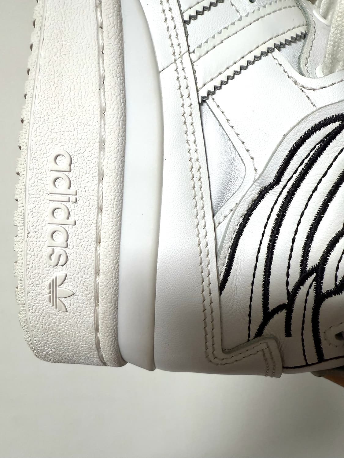 플레이보이카티 제레미스캇 윙 4.0 x 아디다스 상품이미지9