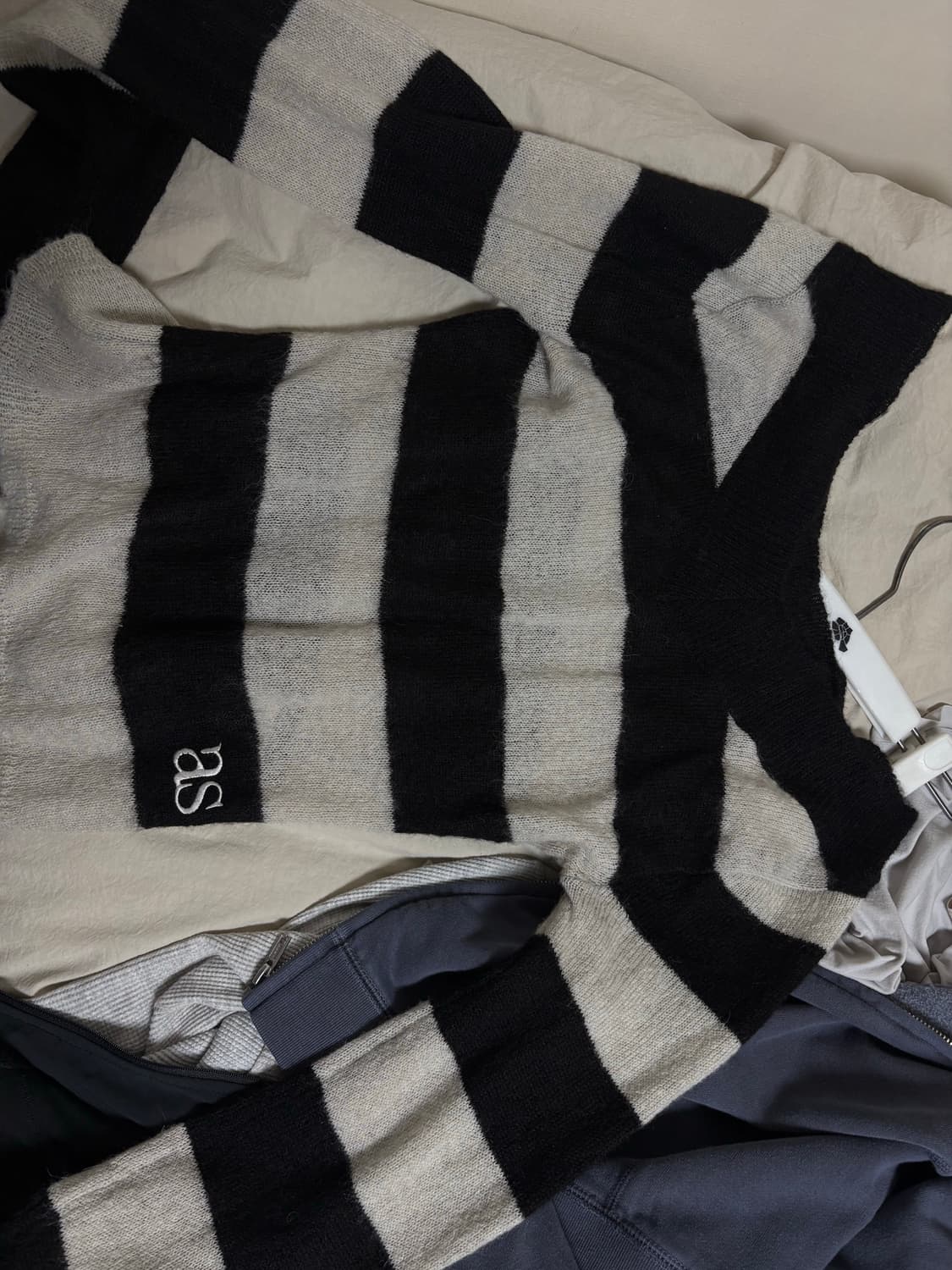 애즈온 포니 니트 PONY STRIPE KNIT 상품이미지2