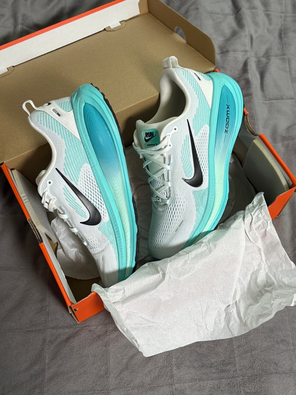 나이키 보메로 18 상품이미지3