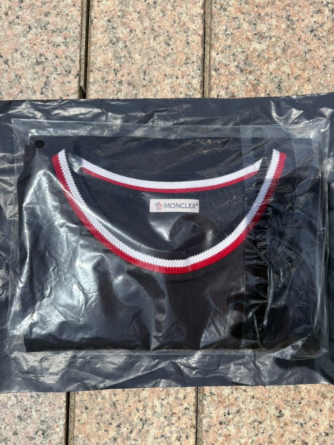 몽클레어 네이비 트리밍 반팔 M 상품이미지3