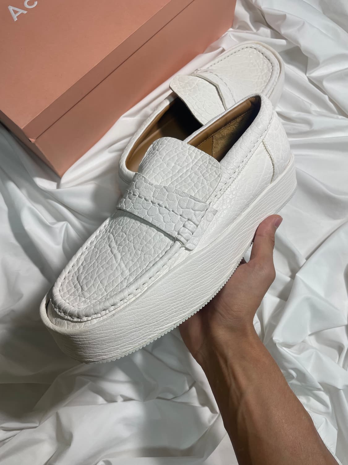 (43)아크네 스튜디오 청키 레더 로퍼 화이트 상품이미지2