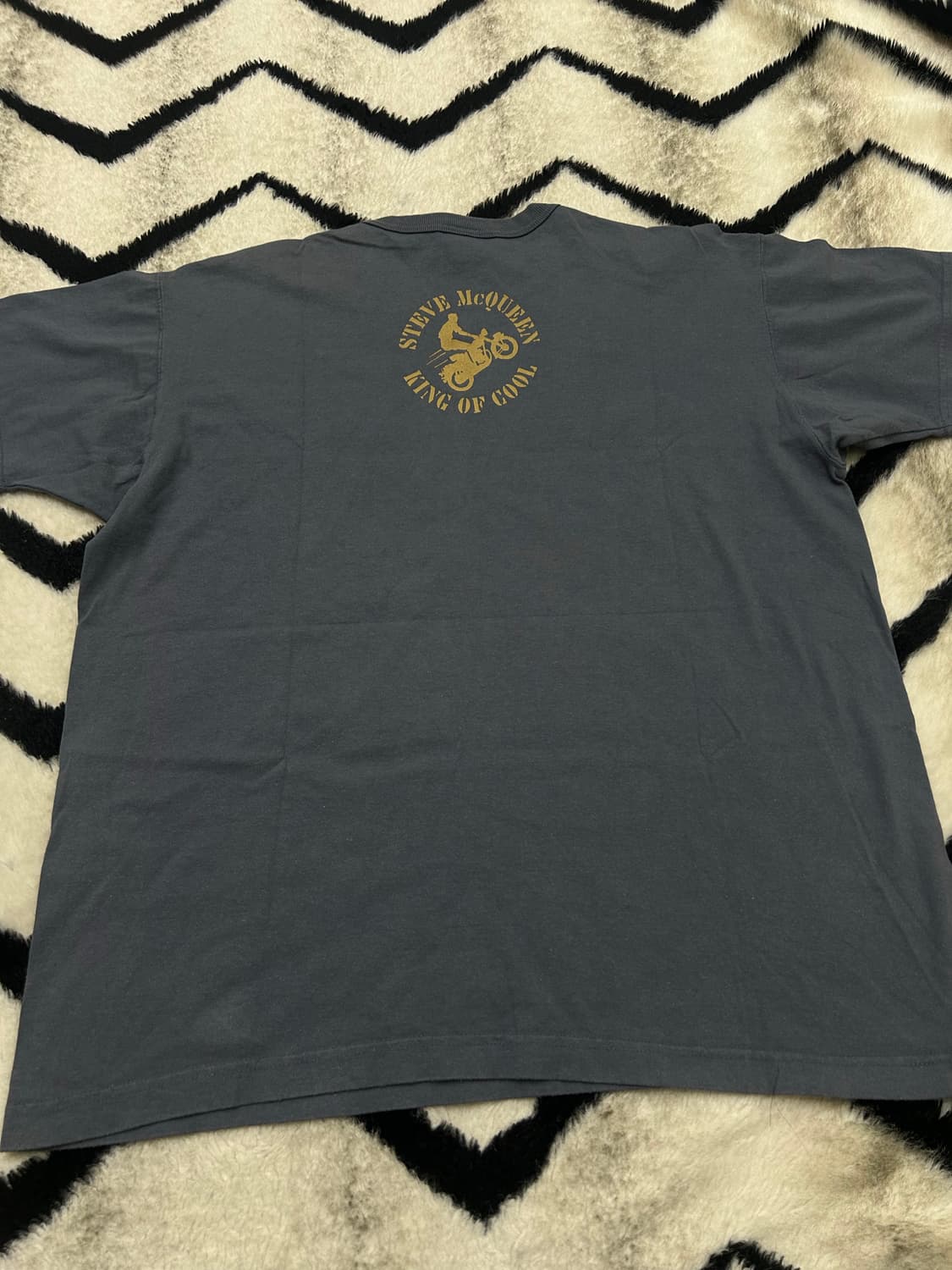 [XL]토이즈맥코이 스티브맥퀸 반팔/챠콜 상품이미지3