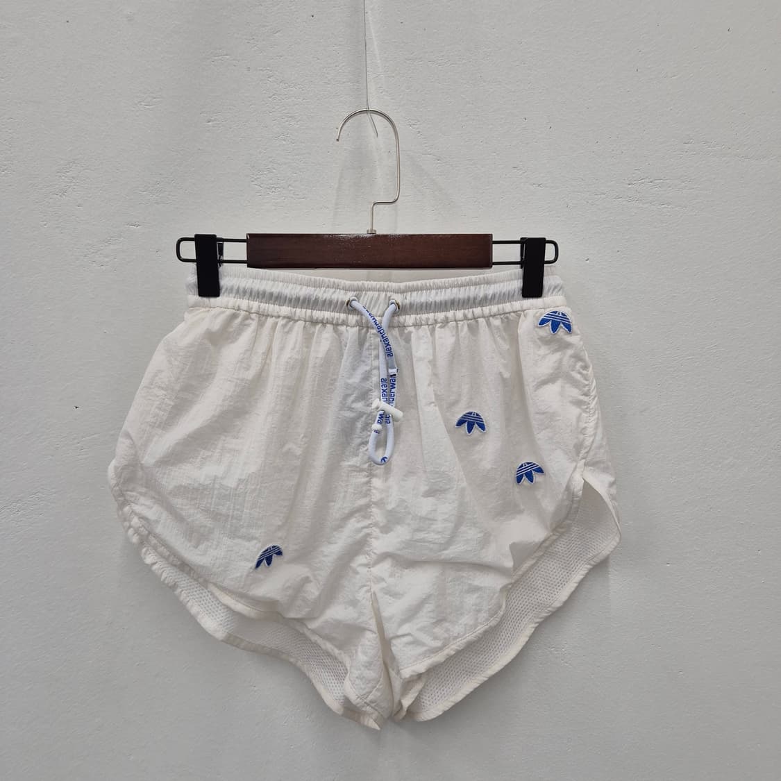 아디다스 X 알렉산더 왕 시즌5 스캐터드 트래포일 윈드브레이커 셋업 상품이미지6