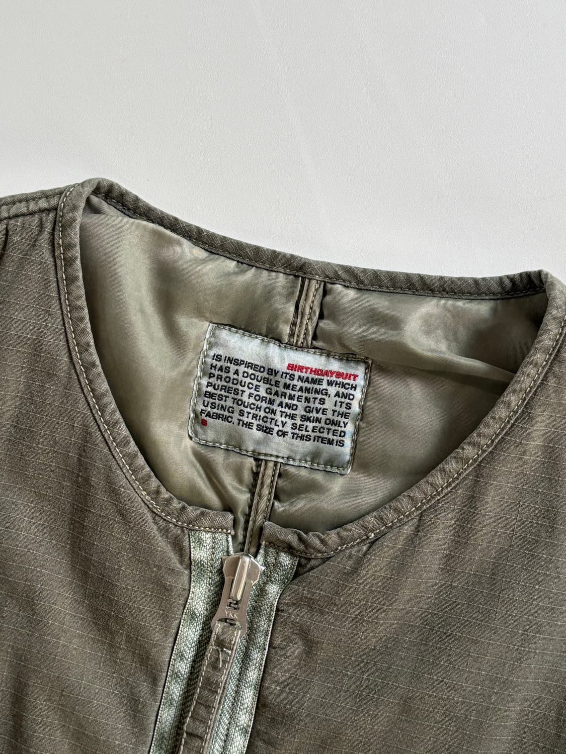 Birthdaysuit 벌스데이수트 논카라 카키 자켓 상품이미지8