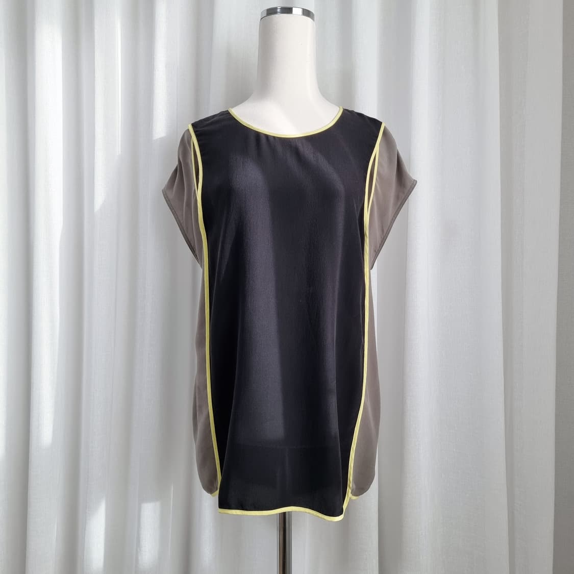 알렉산더왕 블라우스 실크100% (55-66/표기S) 상태좋아요 상품이미지4