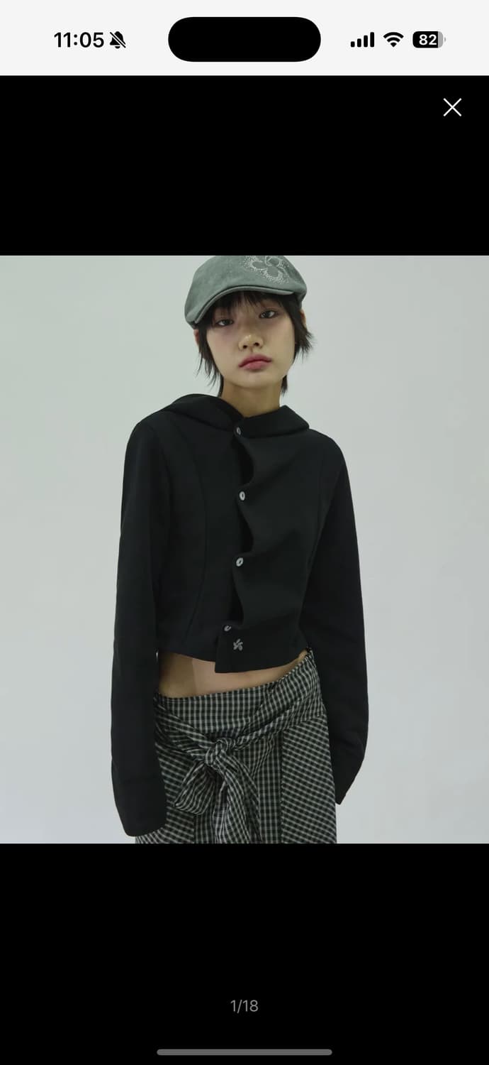 슬릭글로우스몰 로고 사이드 버튼 셔링 후드 탑[블랙] 상품이미지1