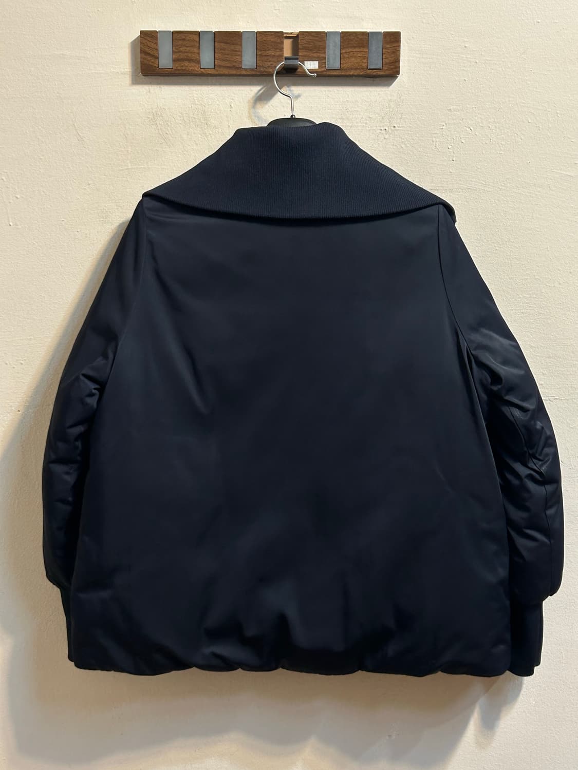 코스 퍼프 슬리브 하이넥 패딩 상품이미지5