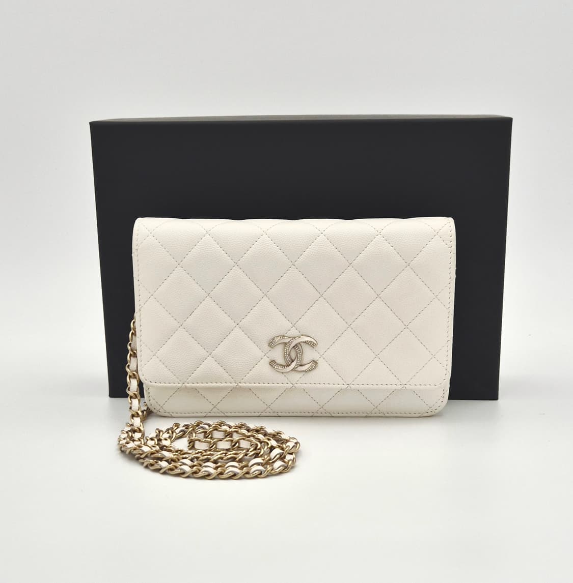 샤넬 클래식 WOC 캐비어
화이트 금장
체인백 크로스백
 상품이미지1