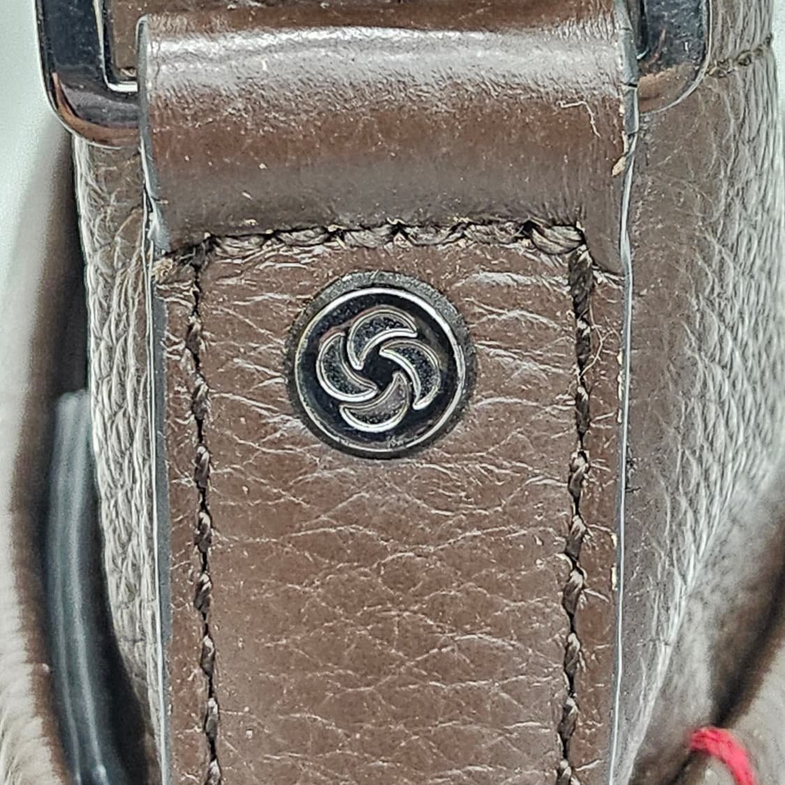 샘소나이트 레드 가죽 크로스백 34x28cm 상품이미지5