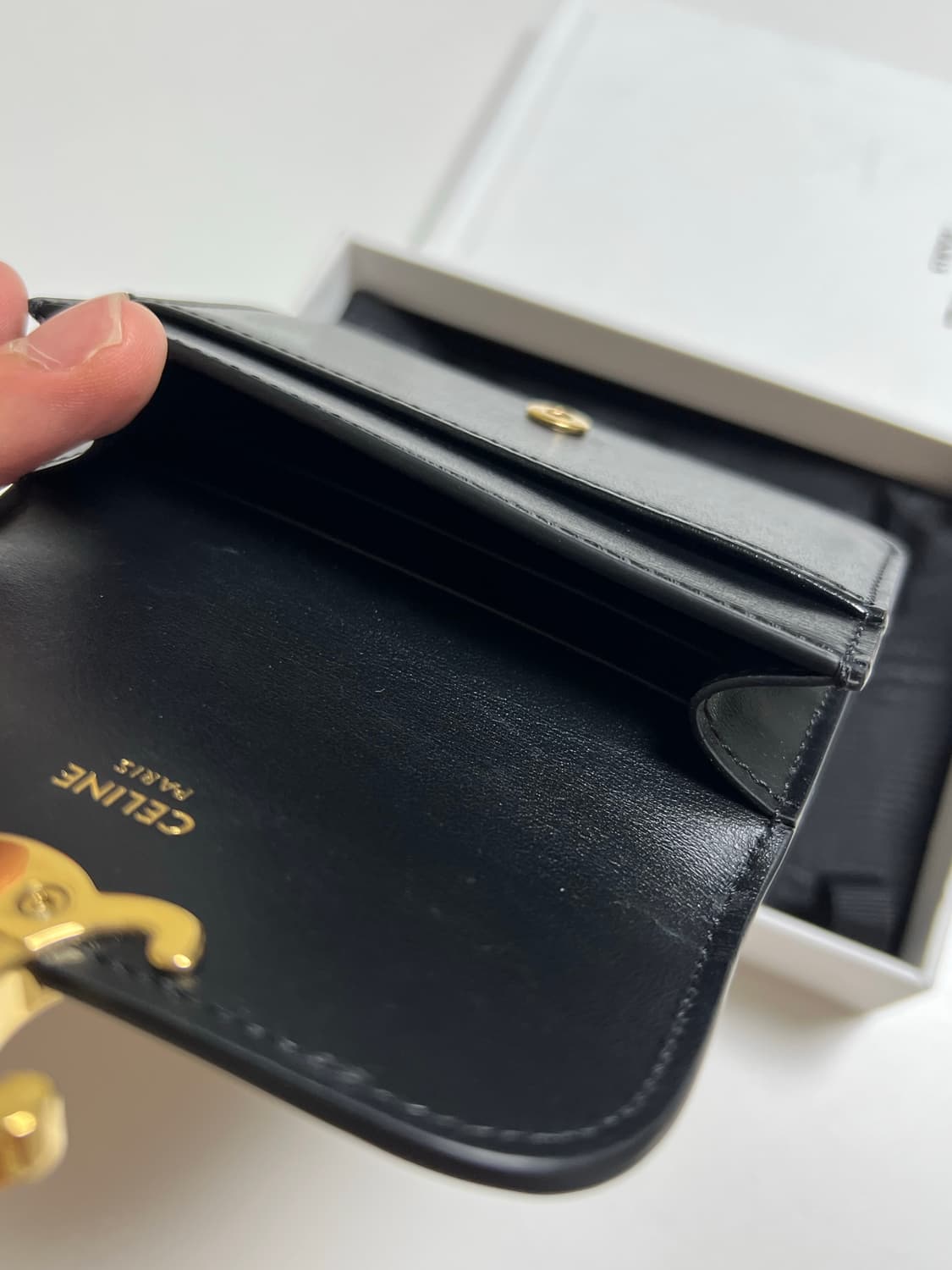 [정품] 셀린느 카드지갑 샤이니 카프스킨 플랩 카드 홀더 블랙 상품이미지6