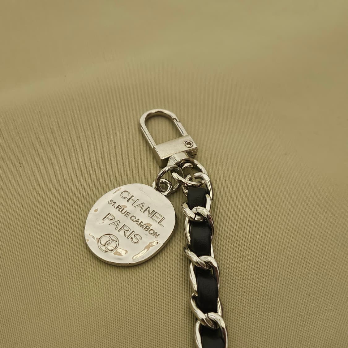 샤넬 빈티지 업사이클링 벨트체인 백참 키링 상품이미지4