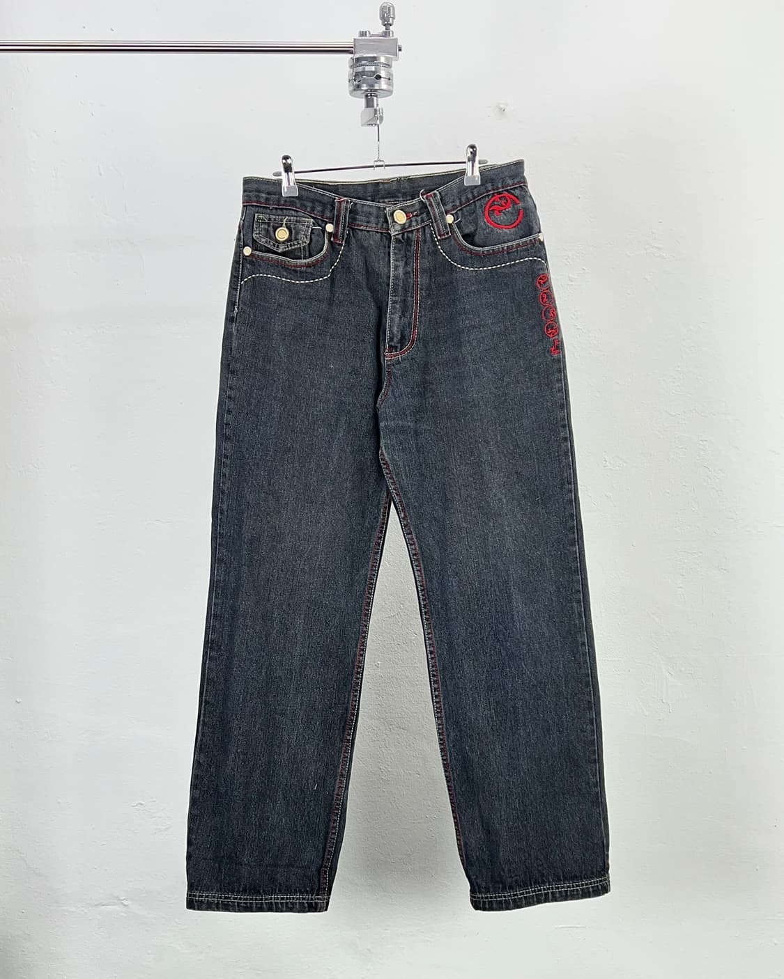 쿠지 오리엔탈 자수 디스트레스드 가먼트 워시 데님 팬츠 상품이미지2