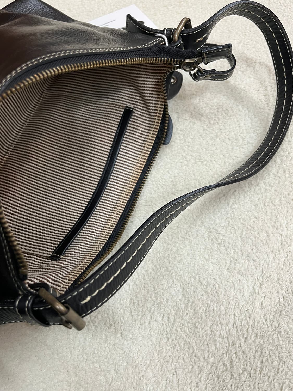 스티치 가죽 숄더백 블랙 상품이미지9