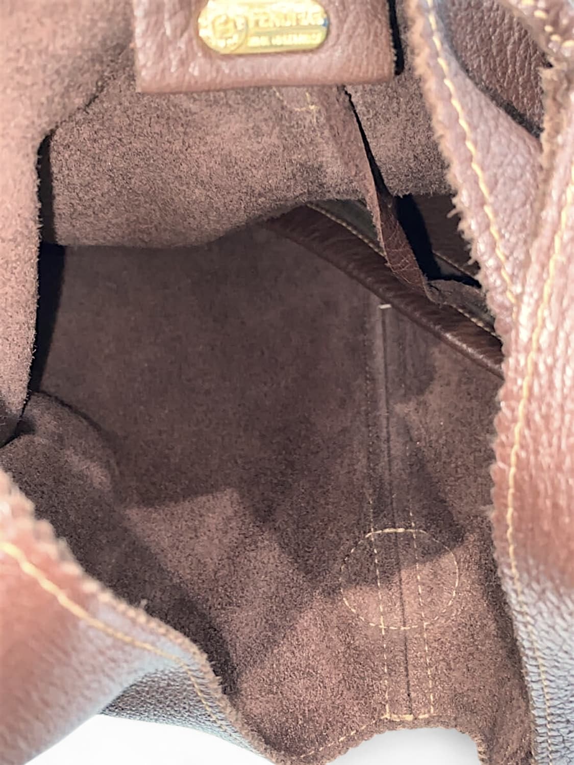 펜디 송아지가죽 스파이백 상품이미지6