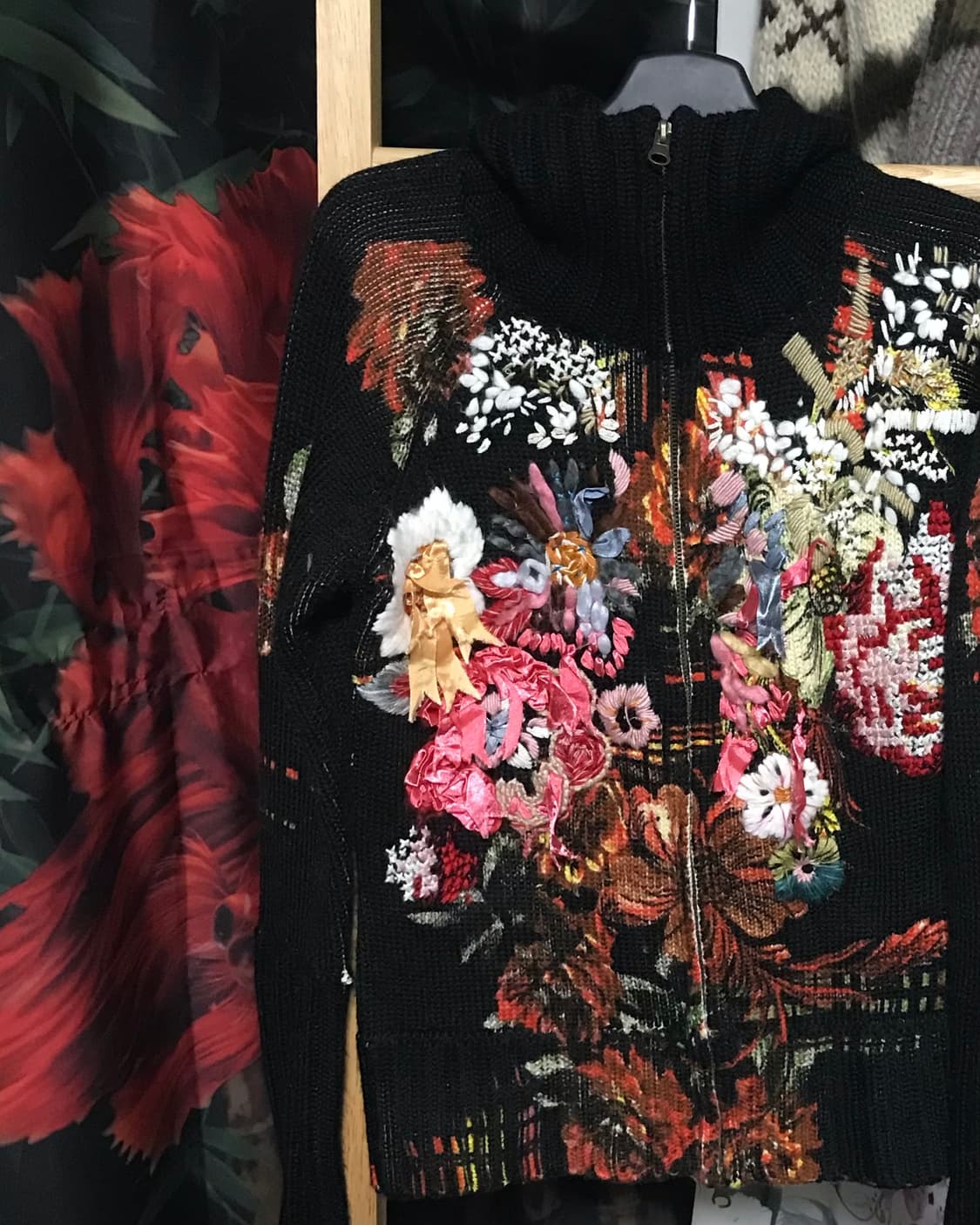 모리걸 플라워 자수 블랙 니트 투웨이 집업 상품이미지4