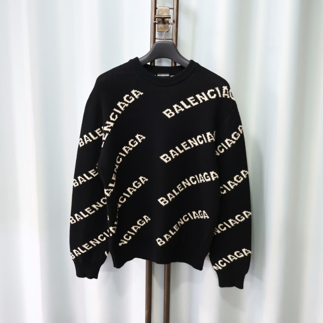 발렌시아가 멀티로고 블랙 울 니트 L/105 상품이미지2