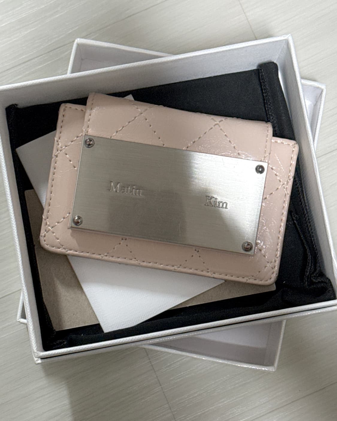 마뗑킴 퀼팅 아코디언 지갑 베이지 상품이미지1