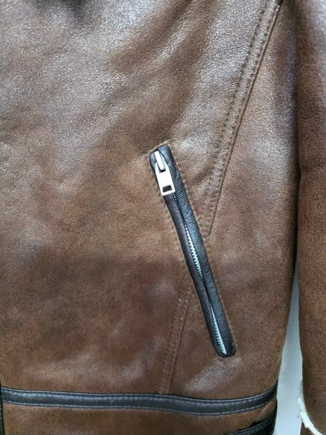 카이아크만 라레오 무스탕 자켓 브라운/블랙 사이즈 105 상품이미지2