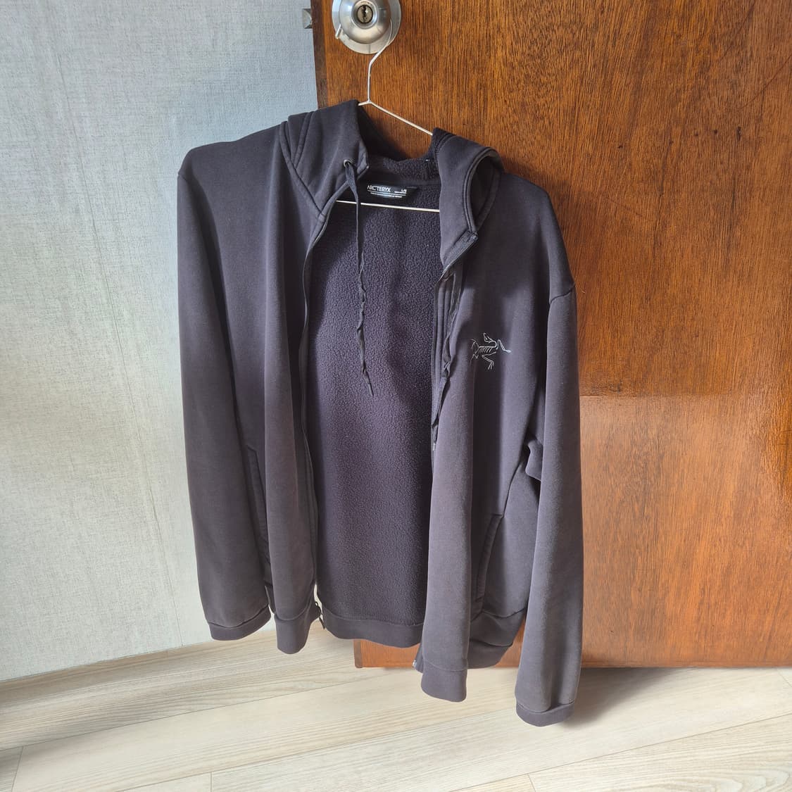 아크테릭스 후드 집업 라지 상품이미지1
