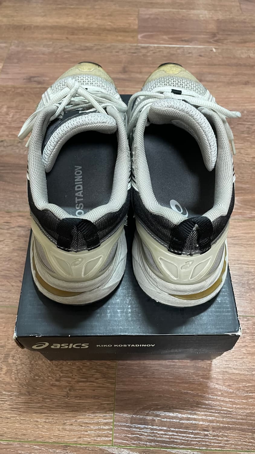 키코 아식스 젤버즈 1 그레이 260사이즈 판매합니다. 상품이미지9