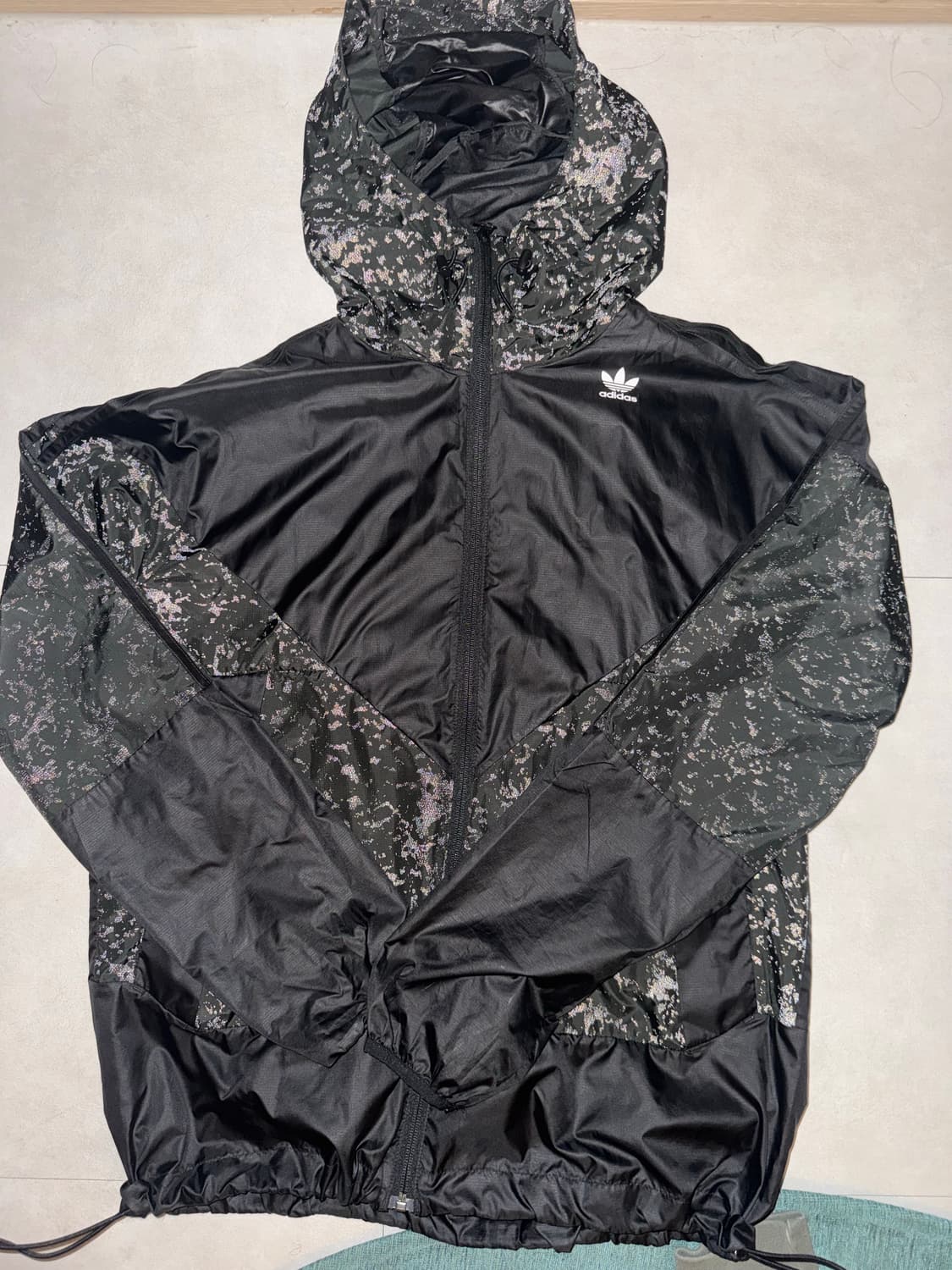 아디다스 카모 야광 바람막이 상품이미지1