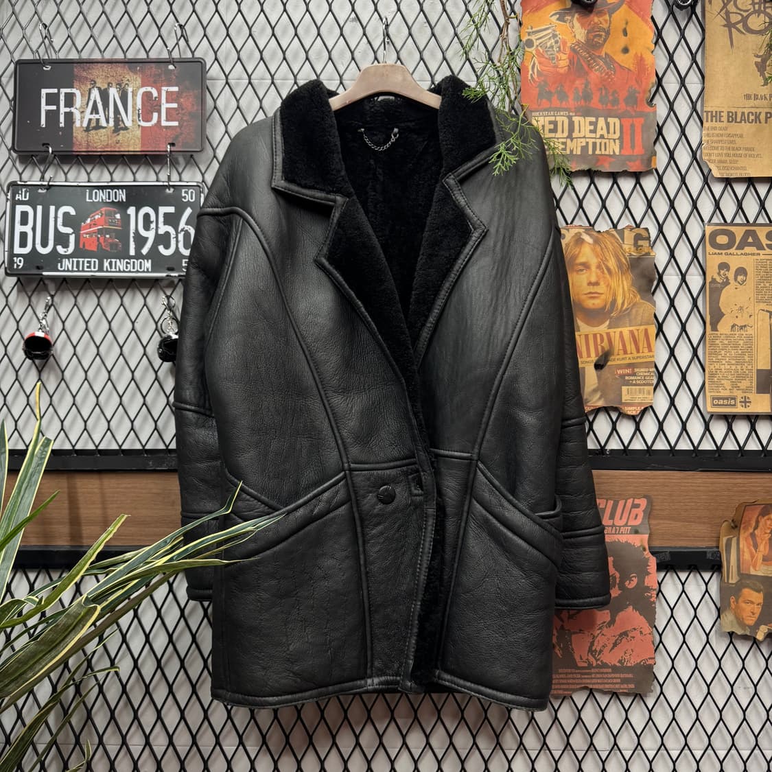 빈티지 퍼카라 롱 레더 코트 양가죽 전면 버튼 디테일 블랙 상품이미지1