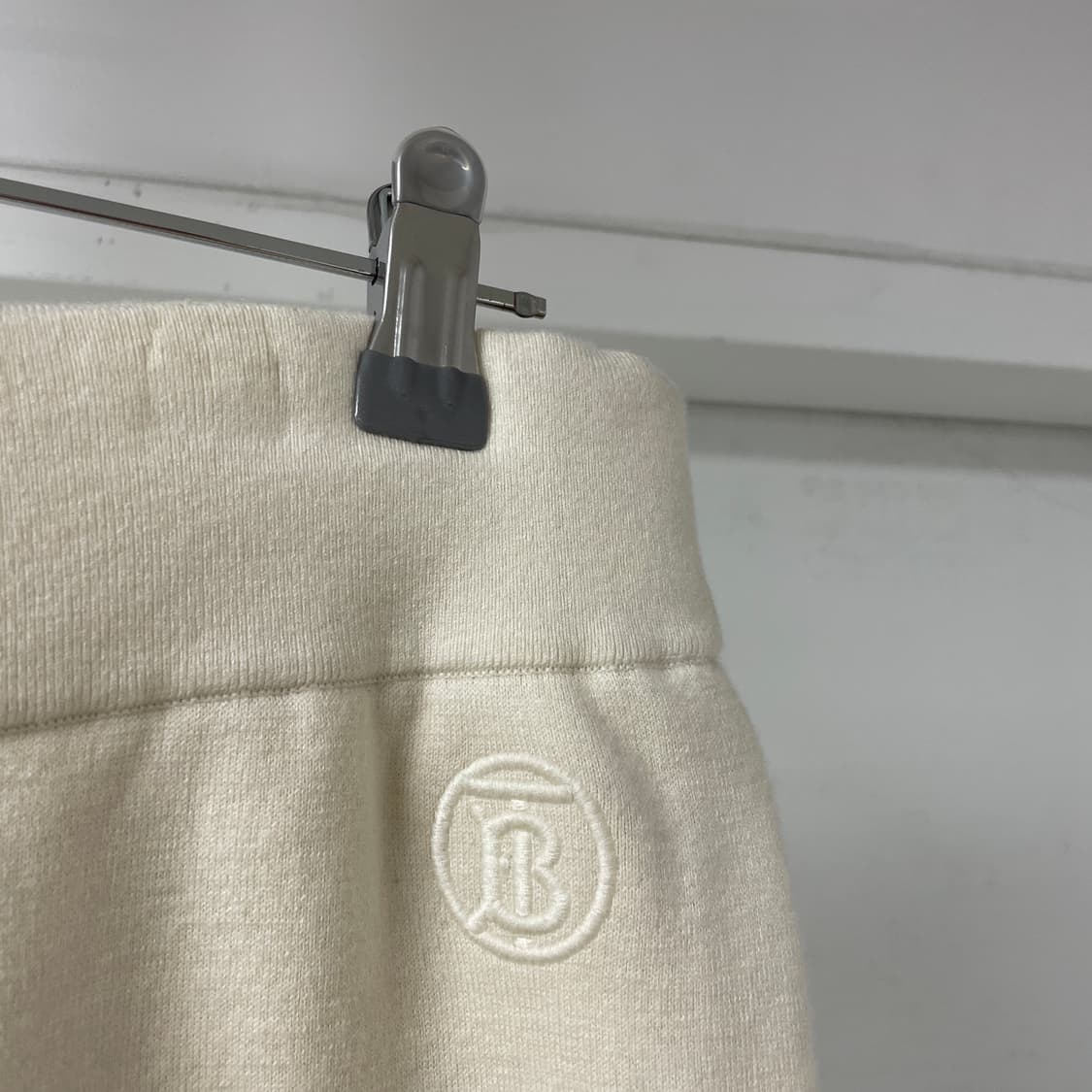 버버리 트레이닝 조거 팬츠 아이보리 S(W) 상품이미지4