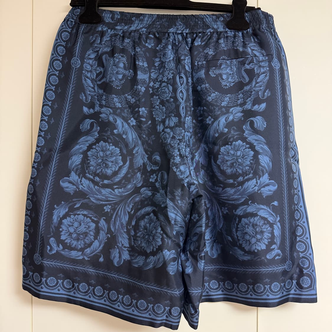 VERSACE 베르사체 실크 네이비 바로크 반바지 새상품 상품이미지2