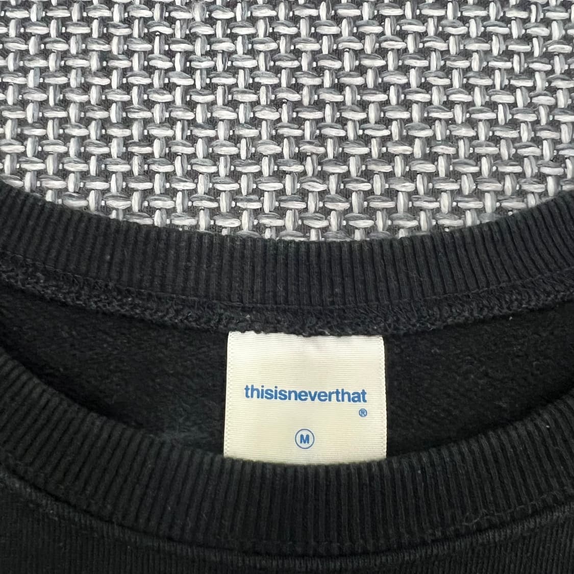 디스이즈네버댓 블랙 맨투맨 상품이미지2
