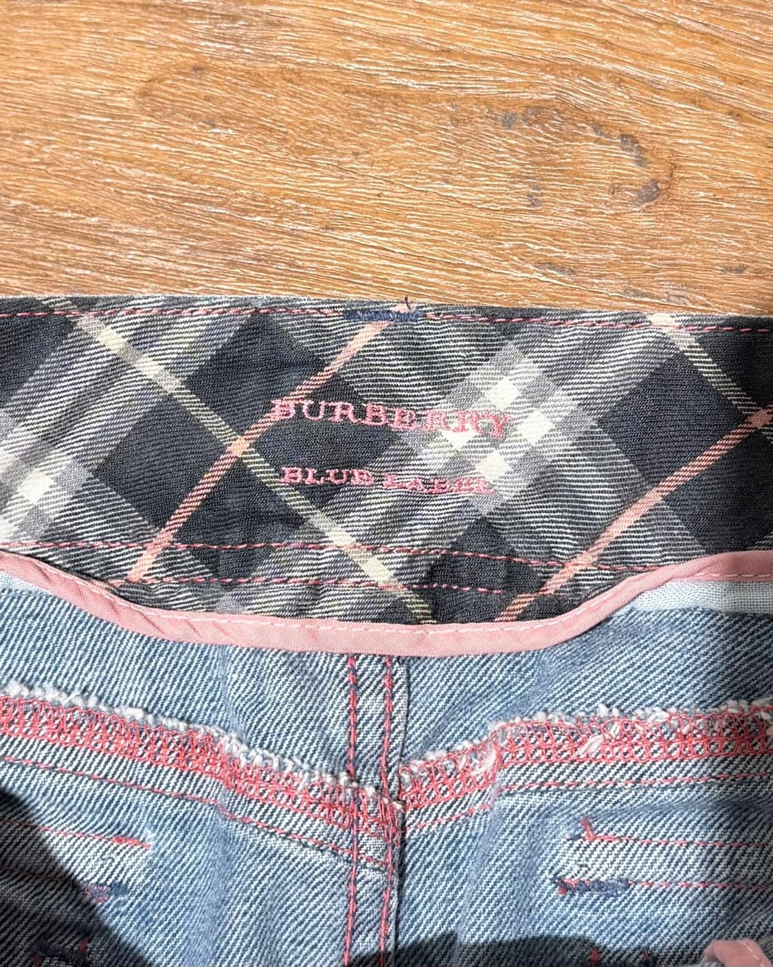 버버리 블루라벨 핑크 로고 데님 미니스커트 상품이미지5