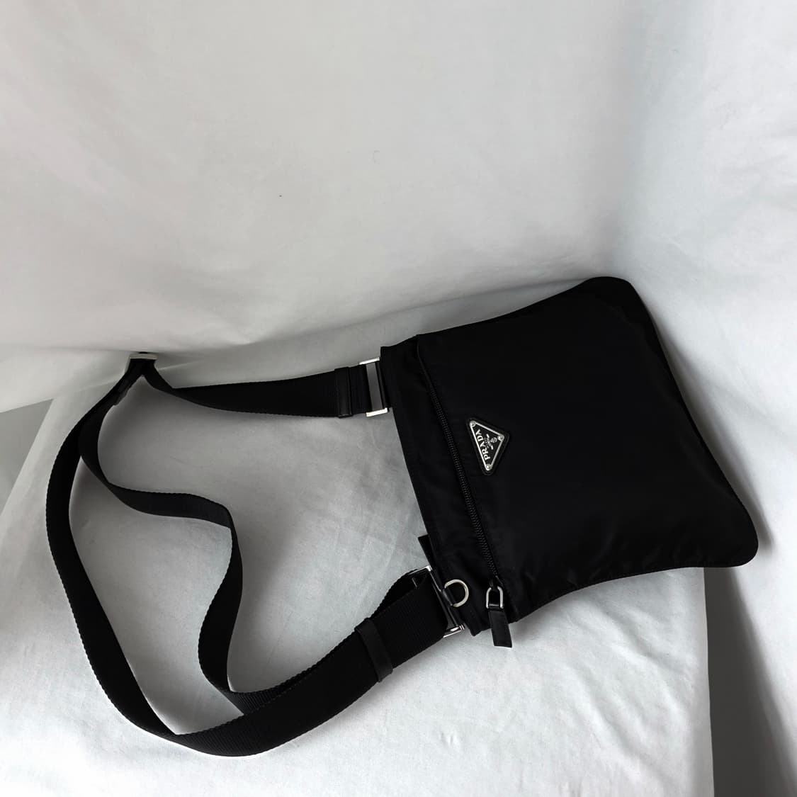 [정품 PRADA] 프라다 포코노 나일론 크로스백 스몰 남녀공용 상품이미지1