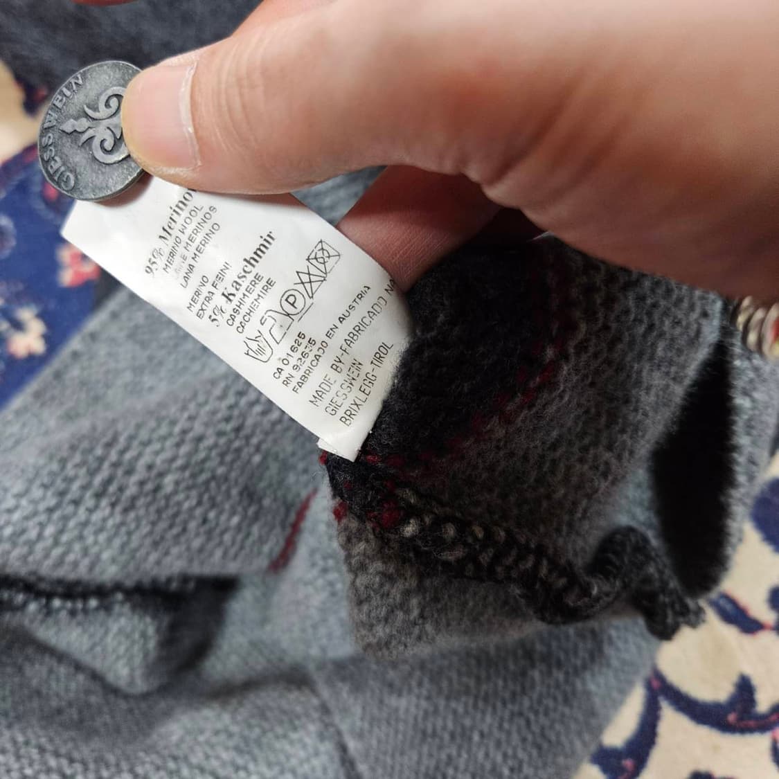 기스바인(Giesswein) 버진울100% 후드 니트 자켓
 상품이미지7