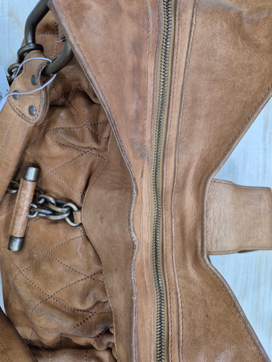 발리 모린T 퀼팅 가죽숄더백 상품이미지8