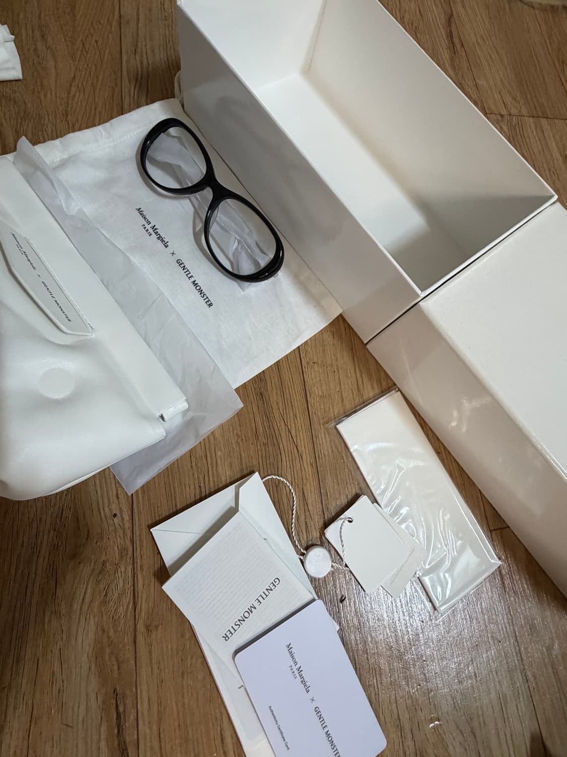 젠틀몬스터 메종 마르지엘라 MM215 블랙 클리어 상품이미지3