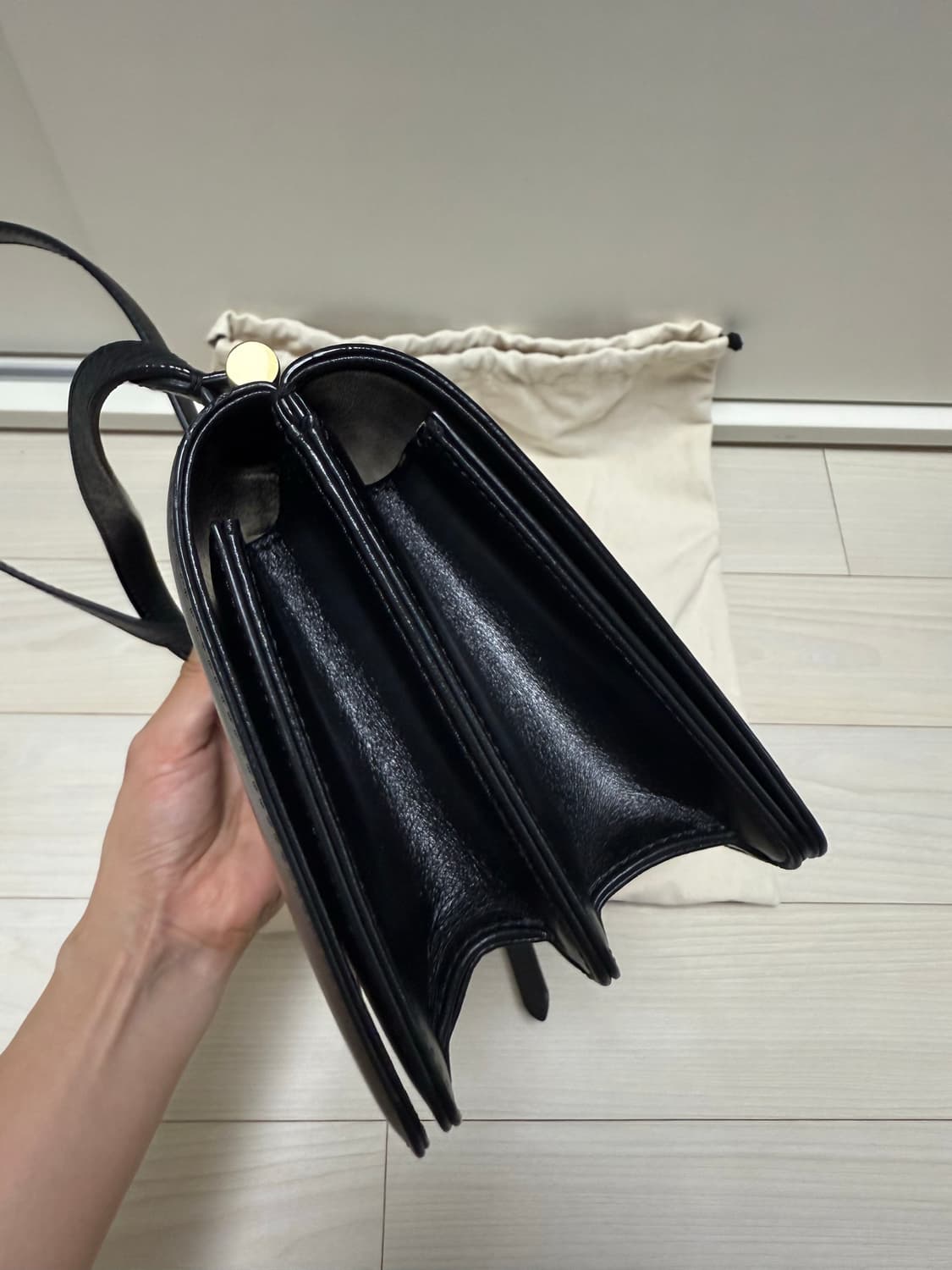 투티에 포멜 미니백 블랙 상품이미지5