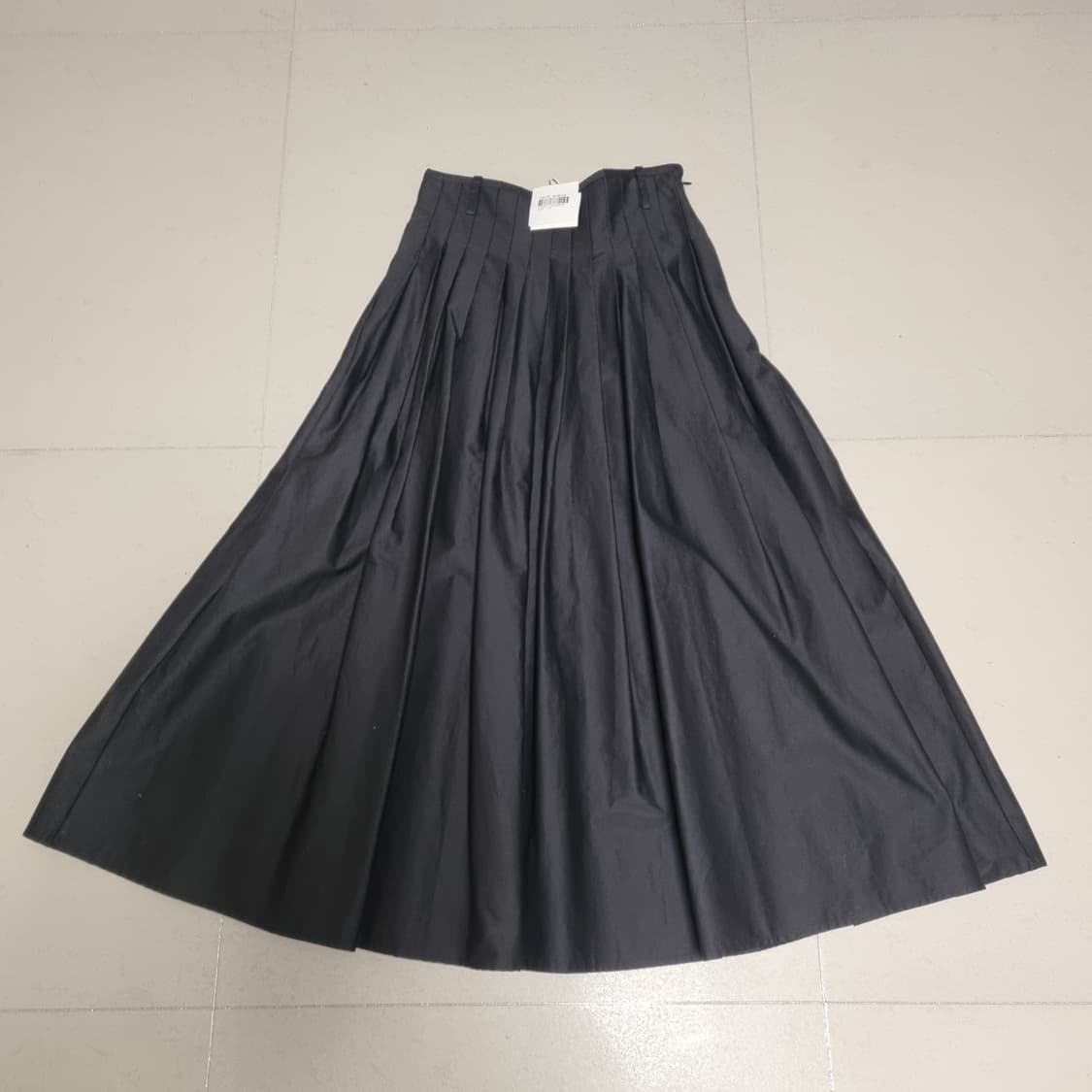 (새상품)The Aperture 디 에퍼처 핀턱 스커트 상품이미지5