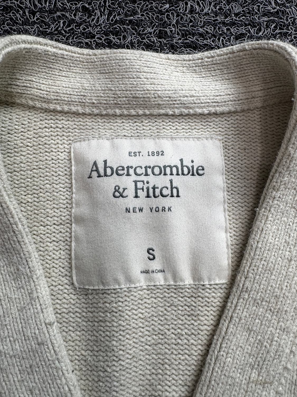 아베크롬비 앤 피치 자수로고 미니멀 가디건 3243 상품이미지3